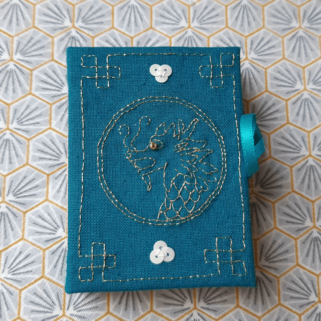 Mini album dragon doré
