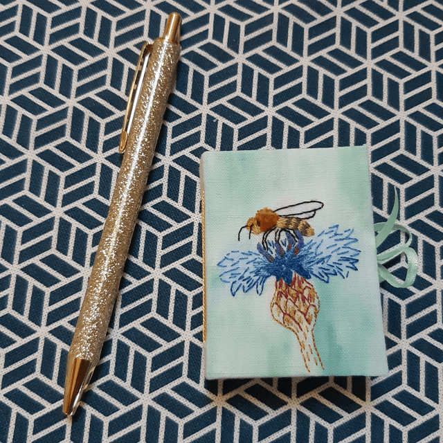 Mini album abeille fleur de bleuet